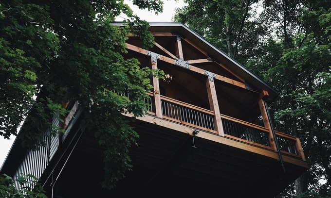 Fredericksburg Cabin | Luxury Treehouse Cabin Over Salt Creek, Cabin 2