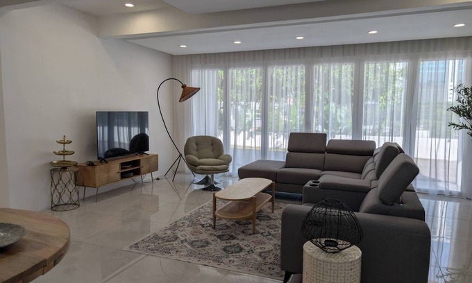 Sungai Penchala House | Luxury Tropical Bungalow in Damansara Golden Core