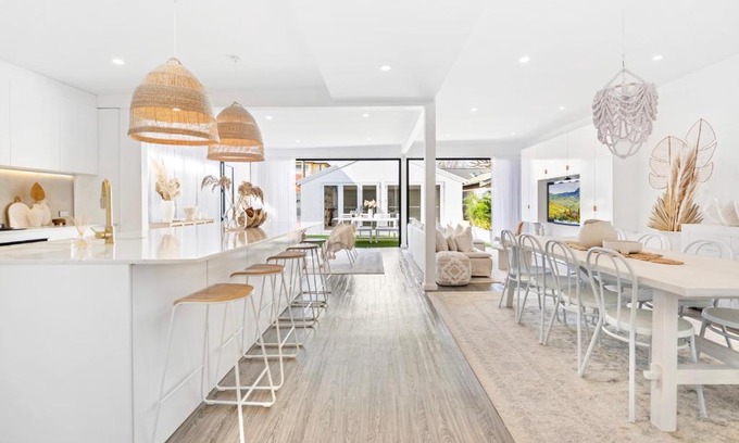 Mascot House | Luxury Urban Oasis