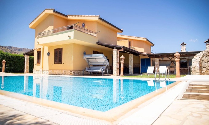 Torre Colonna-sperone Villa | [✮ LUXURY VILLA WITH POOL] - Dimora Fanale