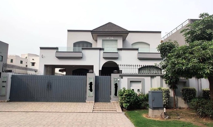 Lahore Villa | Luxury Villa 5 Bedroom, DHA , Phase 6 Near Dolmen Mall