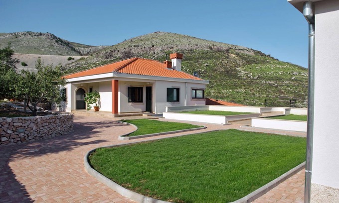Kastela Villa | Luxury Villa Emerald Olive with Swimming Pool
