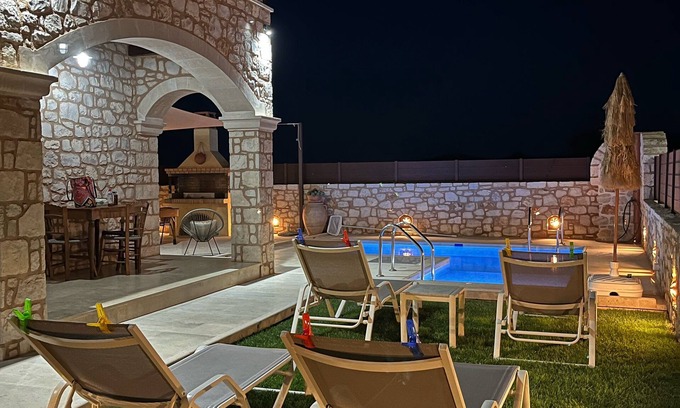 Roumeli Villa | LUXURY VILLA MARVI IS A TRADITIONAL CRETA STONE HOUSE