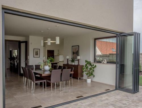 Cestlice Villa | Luxury villa near Prague with pool and tennis court