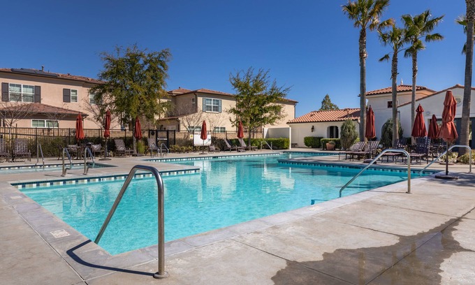 Santa Clarita Villa | Luxury Villa w/Cmty. Pool/Spa (by Goode.Homes)