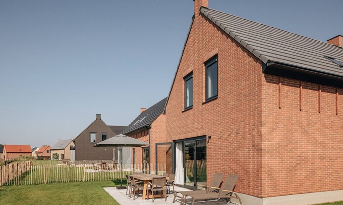 Wolphaartsdijk Villa | Luxury villa with wine climate cabinet