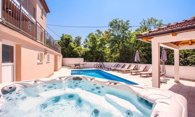 Runovici Villa | Luxury villa with private, heated pool !