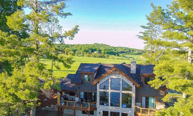 Huntsville Cottage | Luxury Waterfront Cottage Muskoka!