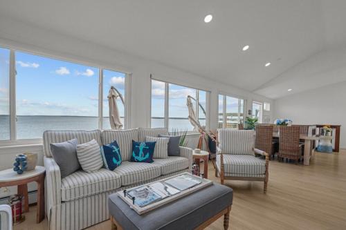 North Kingstown House | Luxury waterfront retreat