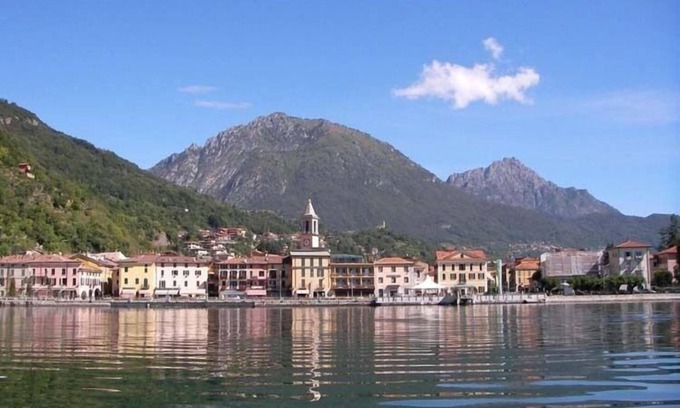 Porlezza Ski Chalet | Luxury wooden chalets in a beautiful location at the family campsite right on Lake Lugano