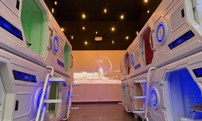 Bergen Villa | LUXUS Space Capsules Adventure Sport & Spa, Lüneburg Heath Soccer Tennis Squash