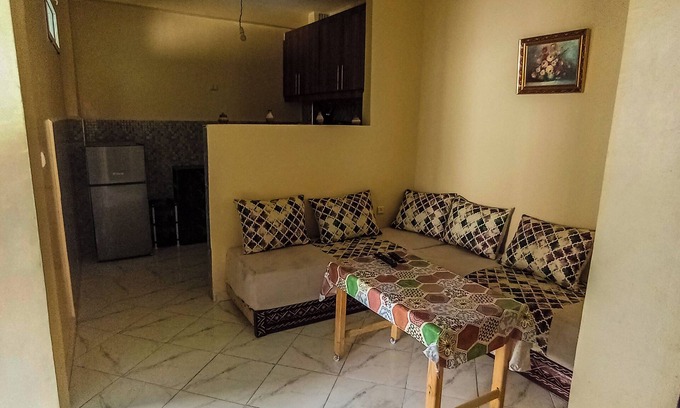 Hay El Farah Apartment | LWH FLAT 2: Cosy Apartment
