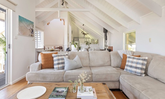 Quindalup House | Lymewood Beach House Dunsborough - opposite Geographe Bay beachfront