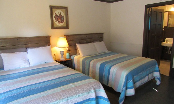 Almo Hotel | Lynnhurst Resort Motel #6 - Dog Friendly - Jet ski Rentals on Site