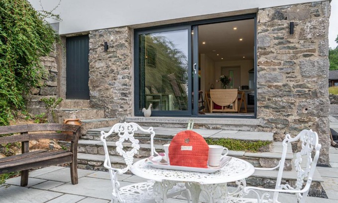 Brigsteer House | Lyth Valley View at Broom Bank