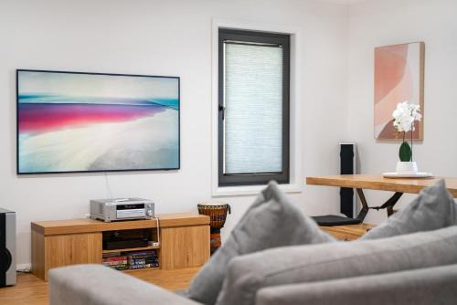Bathurst House | MèRose Place - Spacious Modern New