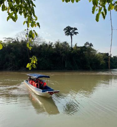 Nam Cat Tien Hotel | Mỏ Vẹt Guesthouse Riverside