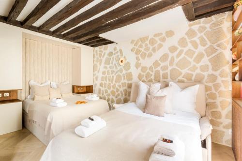 3rd Arrondissement Apartment | M1 - Magnificent Studio in Le Marais's Heart