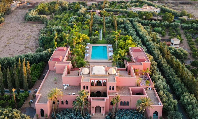 Oulad Hassoune Villa | Oriental Palace in a beautiful 2 hectares oasis in the Marrakech countryside