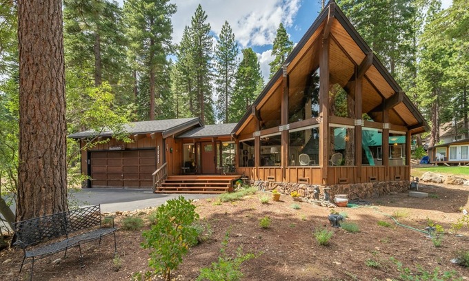 Carnelian Bay Cabin | Macdonald Cabin 4Bd/2BA