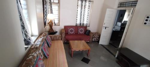 Central Pune Apartment | Madhav Bhavan Guest House