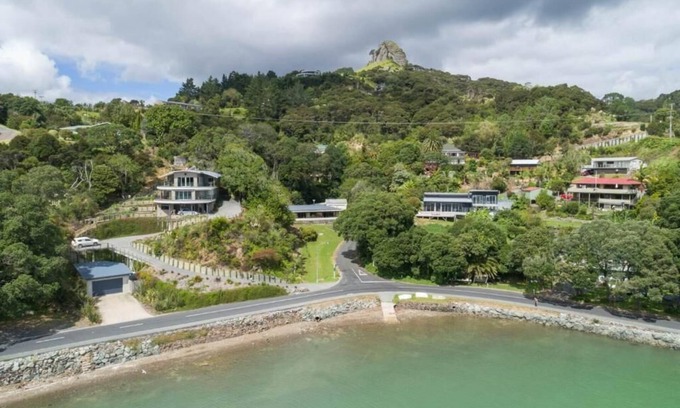 Whangaroa Apartment | Madhuban-Studio sleeps 4-Sailing/Fishing/Hiking/Trekking in Whangaroa,