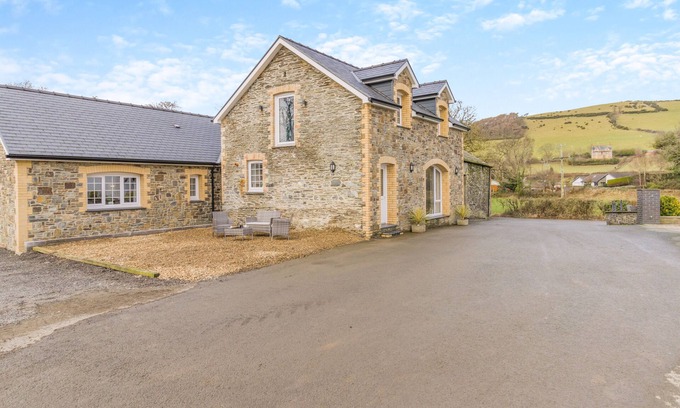 Capel Bangor House | Maes Heulog - Two Bedroom House, Sleeps 4