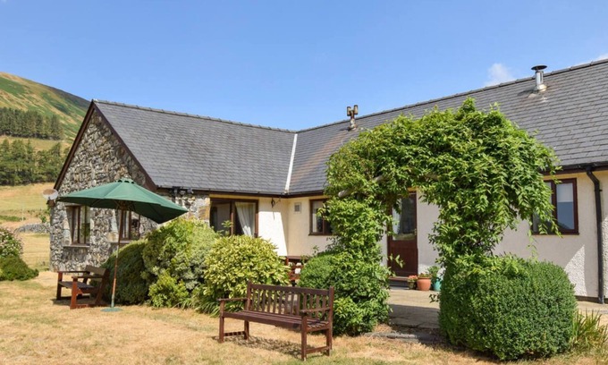 Tywyn Ski Chalet | Maes Mihangel in the beautiful Tywyn