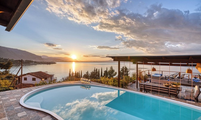 Kamena Vourla Villa | Magical View, Villa Asproneri, Kamena Vourla