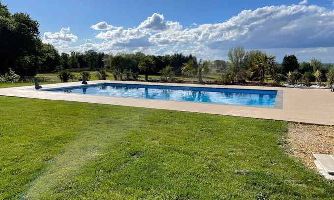 Mauzac-et-Grand-Castang House | Magnifique Maison en Pierre Avec Grande Piscine Chauffée