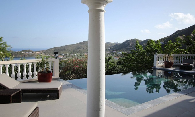 Dawn Beach Estates Villa | Magnificent villa with refined luxury,