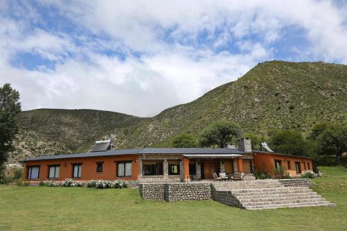 Tafi del Valle Villa | MAGNIFICA Casa en Tafí del Valle frente al Rio
