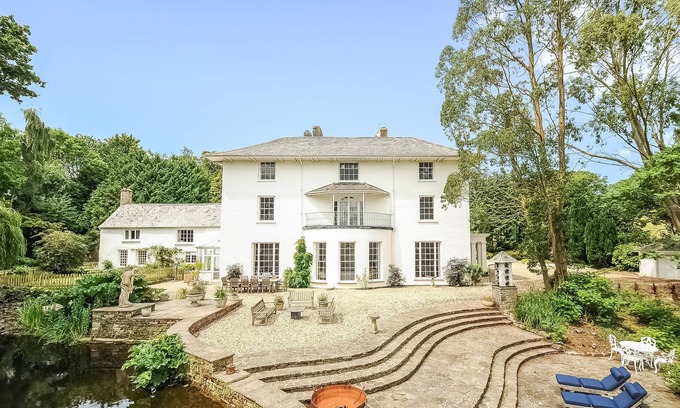 Tawstock House | Magnificant 9 Bedroom Georgian House, indoor pool, cinema room, Sleeps 18-22