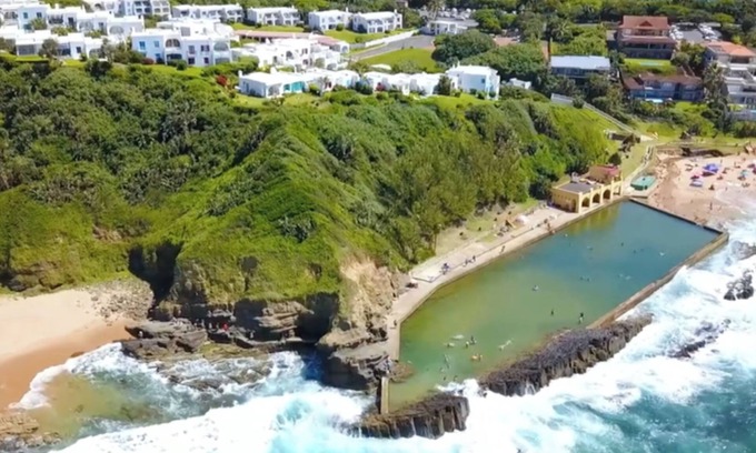 Shaka's Rock Apartment | Magnificent Beachside Apartment | Santorini Estate