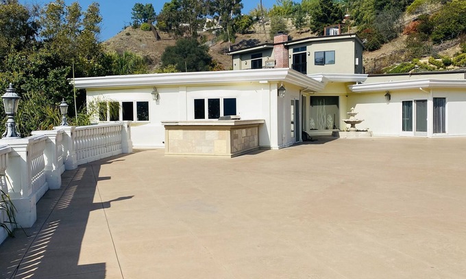 Bel Air House | Magnificent Terrace