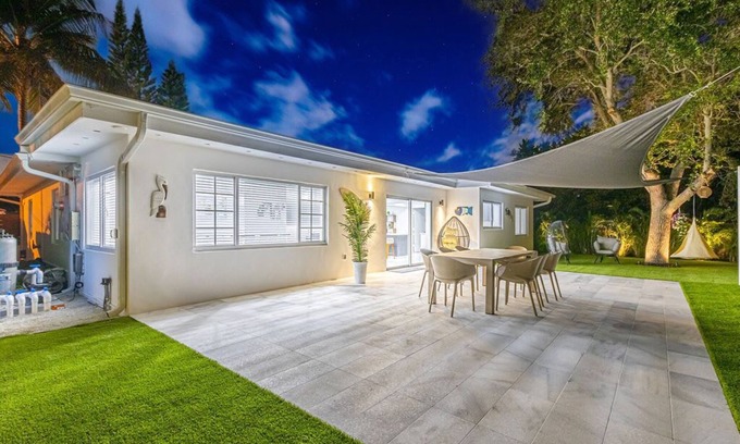 Biscayne Park Villa | Magnificent Villa | Cool Terrace w/Grill+ Many Chill Spots