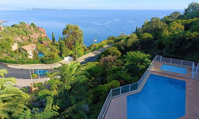 Theoule-Superieur Apartment | Magnifique Appartement vue mer Avec Piscine et Climatisation