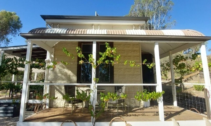 Penwortham Cottage | Magpie Lane Cottage in the heart of the Clare Valley