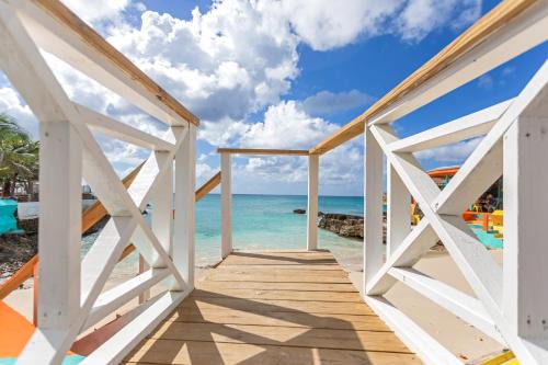 Maho Apartment | Maho Beach House Studio with Oceanview, 4th Floor