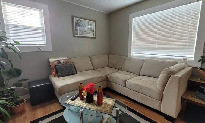 Stettler House | Main Floor Suite