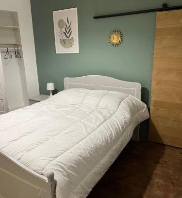 Saint-Jean-sur-Mayenne Apartment | Maison 2 chambres