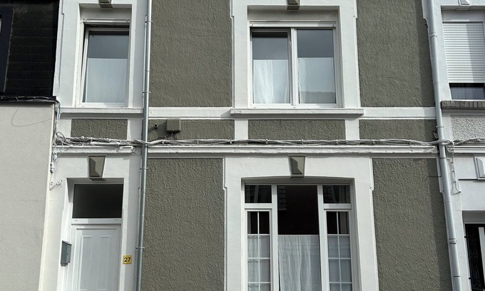 Calais House | Maison 4 Chambres Avec Grand Jardin