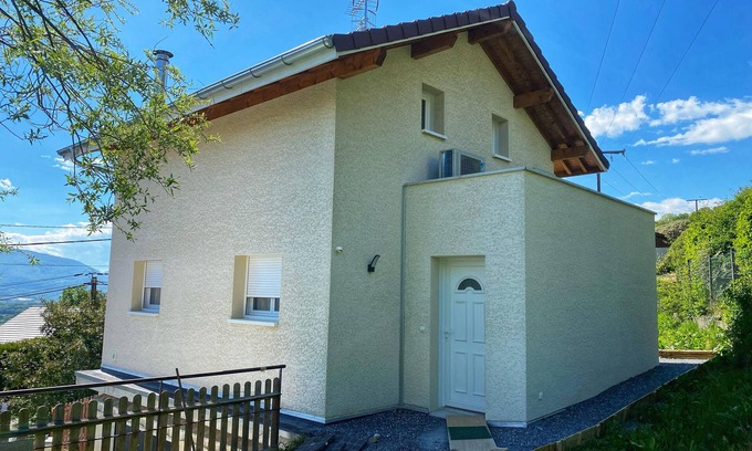 Bonne House | Maison 72 m2 Meublée Location Vacance à la Semaine Proche Genève et Stations ski