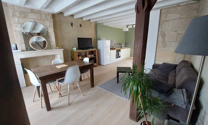 Ecueille House | Maison Avec Jardin Entièrement Rénovée au Calme