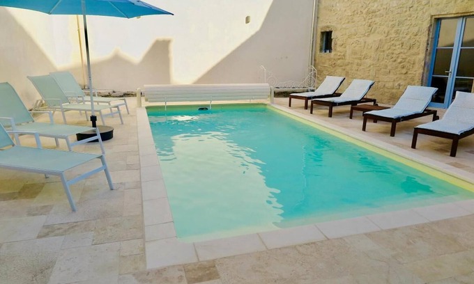Saint-Genies-de-Fontedit House | Maison Chateau Courtyard - St Genies De Fontedit, Languedoc Roussillon