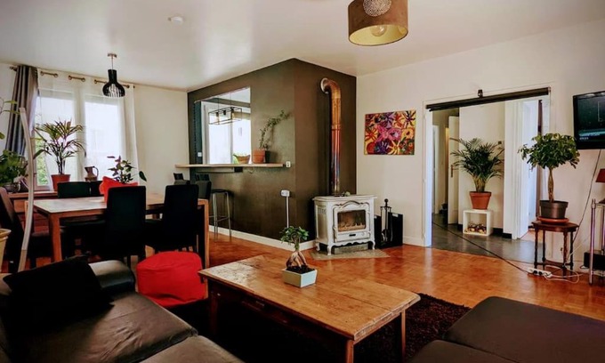 Besancon House | Maison chaleureuse 6, 8 personnes quartier Palente 3 chambres