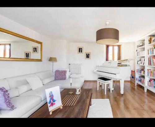 Ballaison House | Maison d artiste et de charme avec vue sur lac Leman et montagnes proche Geneve