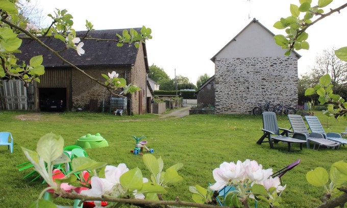 La Chapelle-au-Riboul House | Maison d'hôtes La Lavandière
