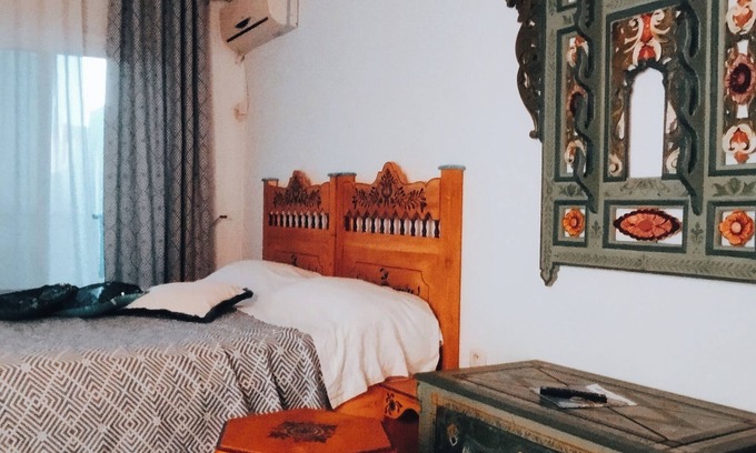 Borj Erras House | Maison d'hôte Albatros Guest room with private bathroom and sea view