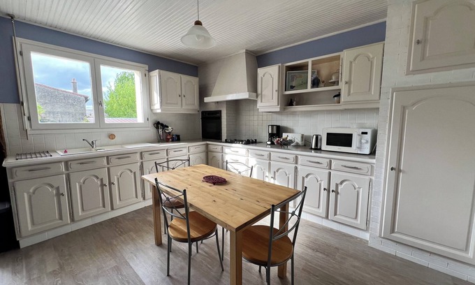 Saint-Crespin-sur-Moine House | Maison de Bourg Entre Nantes et Cholet